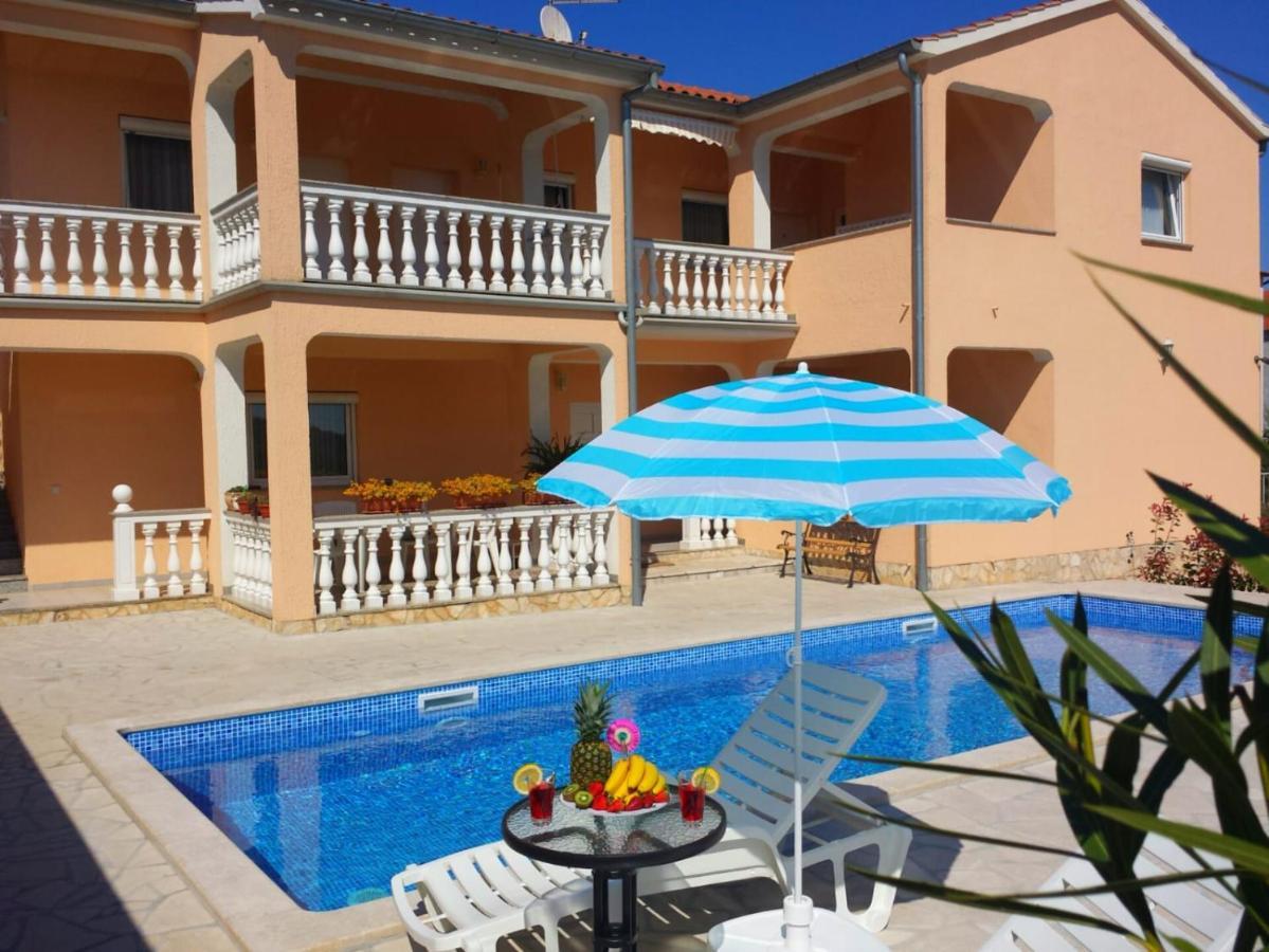 Haus Delphin Apartamento Poreč Exterior foto