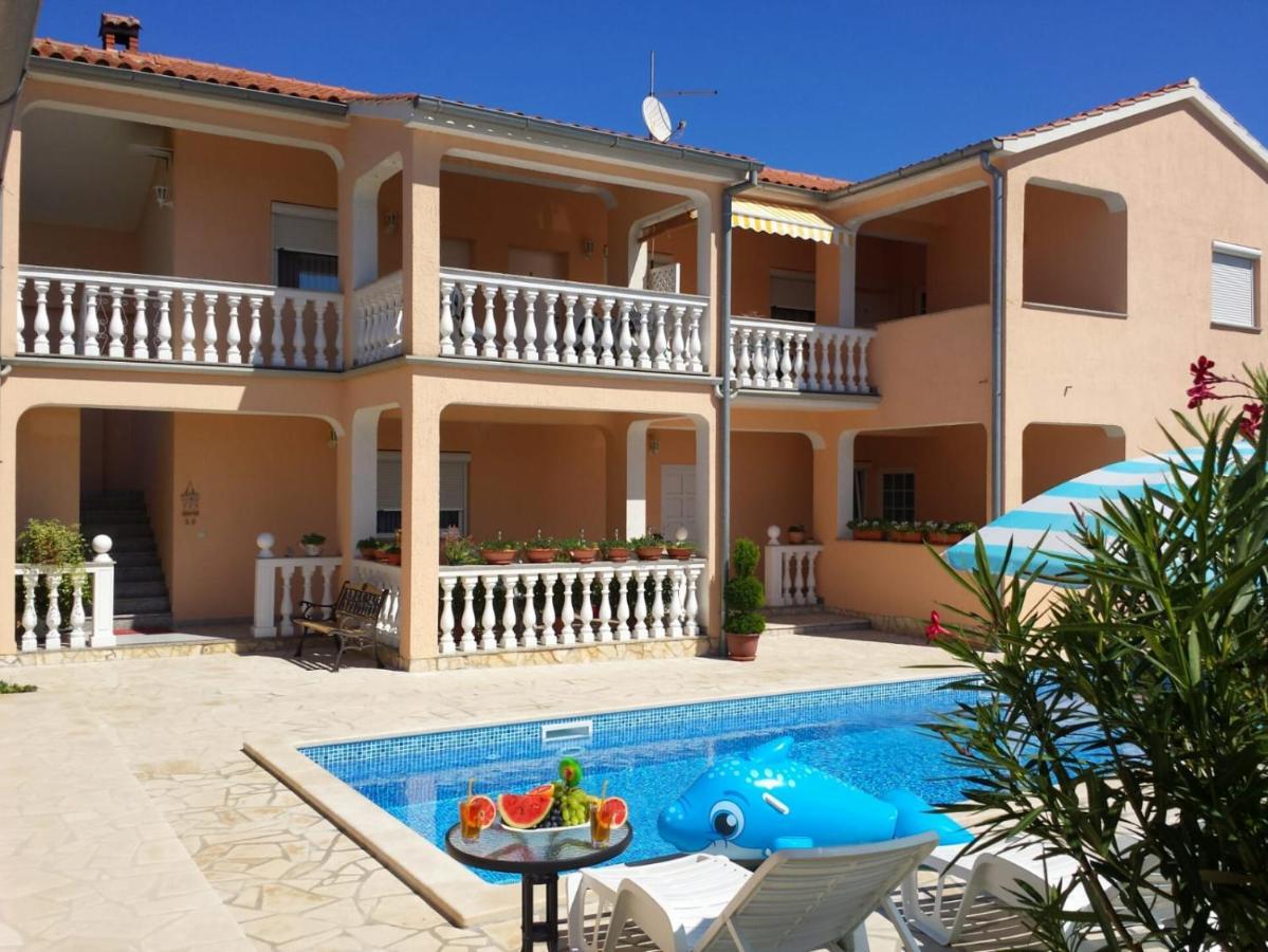 Haus Delphin Apartamento Poreč Exterior foto