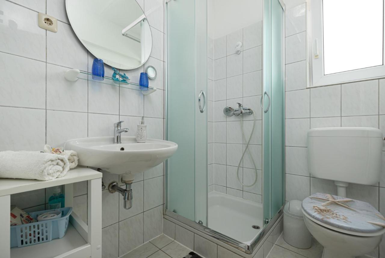 Haus Delphin Apartamento Poreč Exterior foto